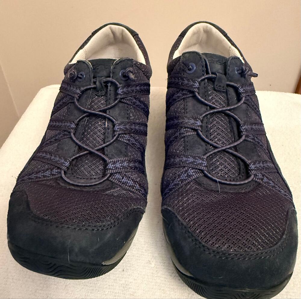 Dansko Harlyn Performance sneaker built to keep you moving forward. Size 6/36
